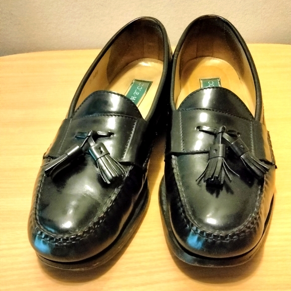 Cole Haan PINCH TASSEL IN BLACK - Picture 2 of 13